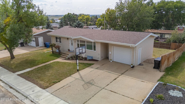 Property Photo:  231 Baker Avenue  ND 58601 