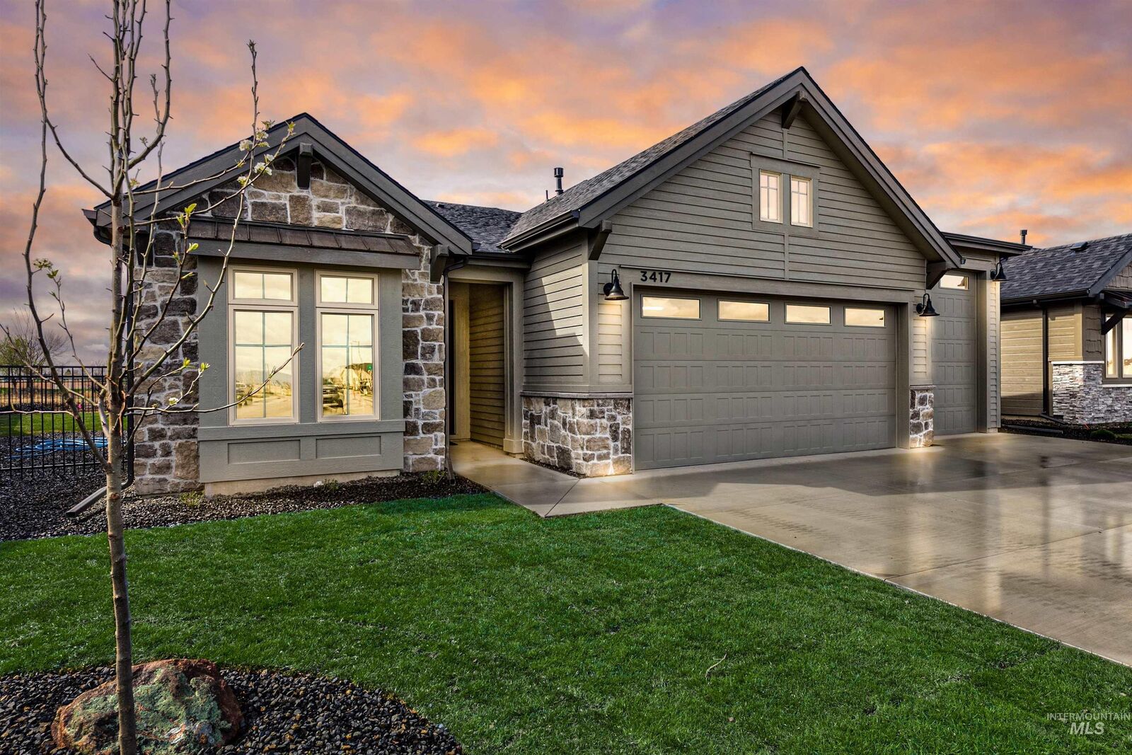 Property Photo:  6987 S Tindaris Ave  ID 83642 
