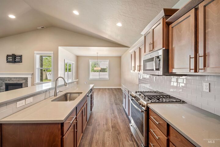 Property Photo:  4657 S Zopiro Ave  ID 83642 