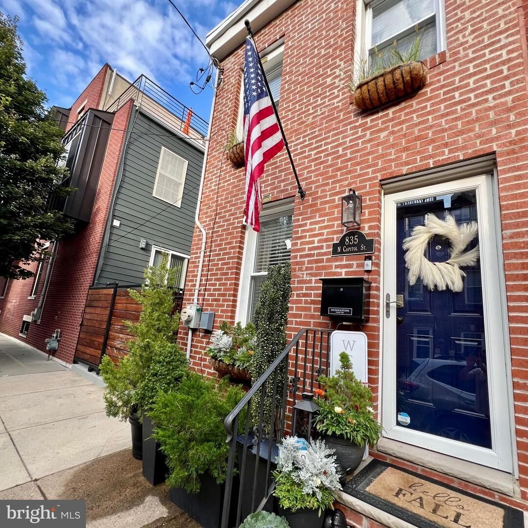 Property Photo:  835 N Capitol Street  PA 19130 