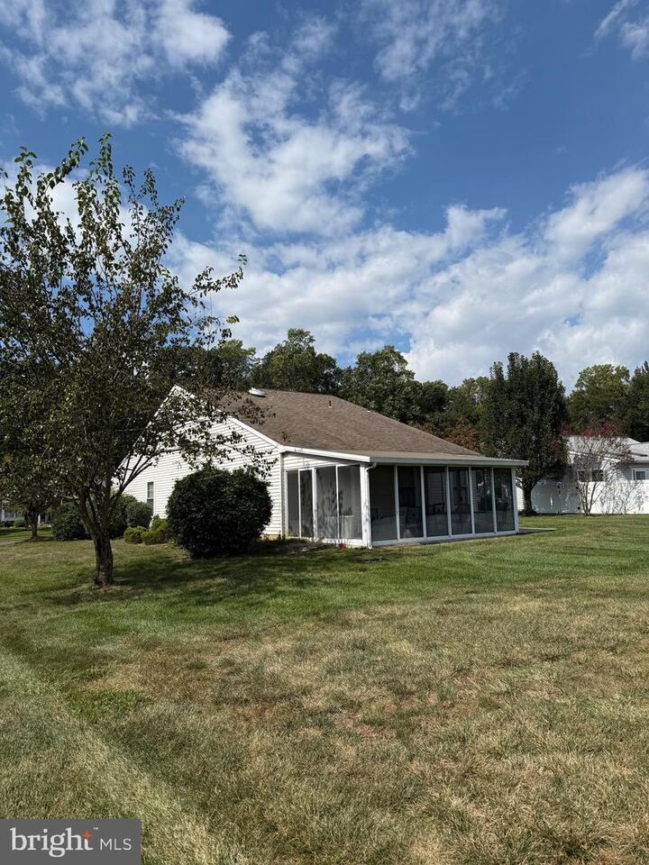 Property Photo:  38 Pinecrest Drive  NJ 08096 