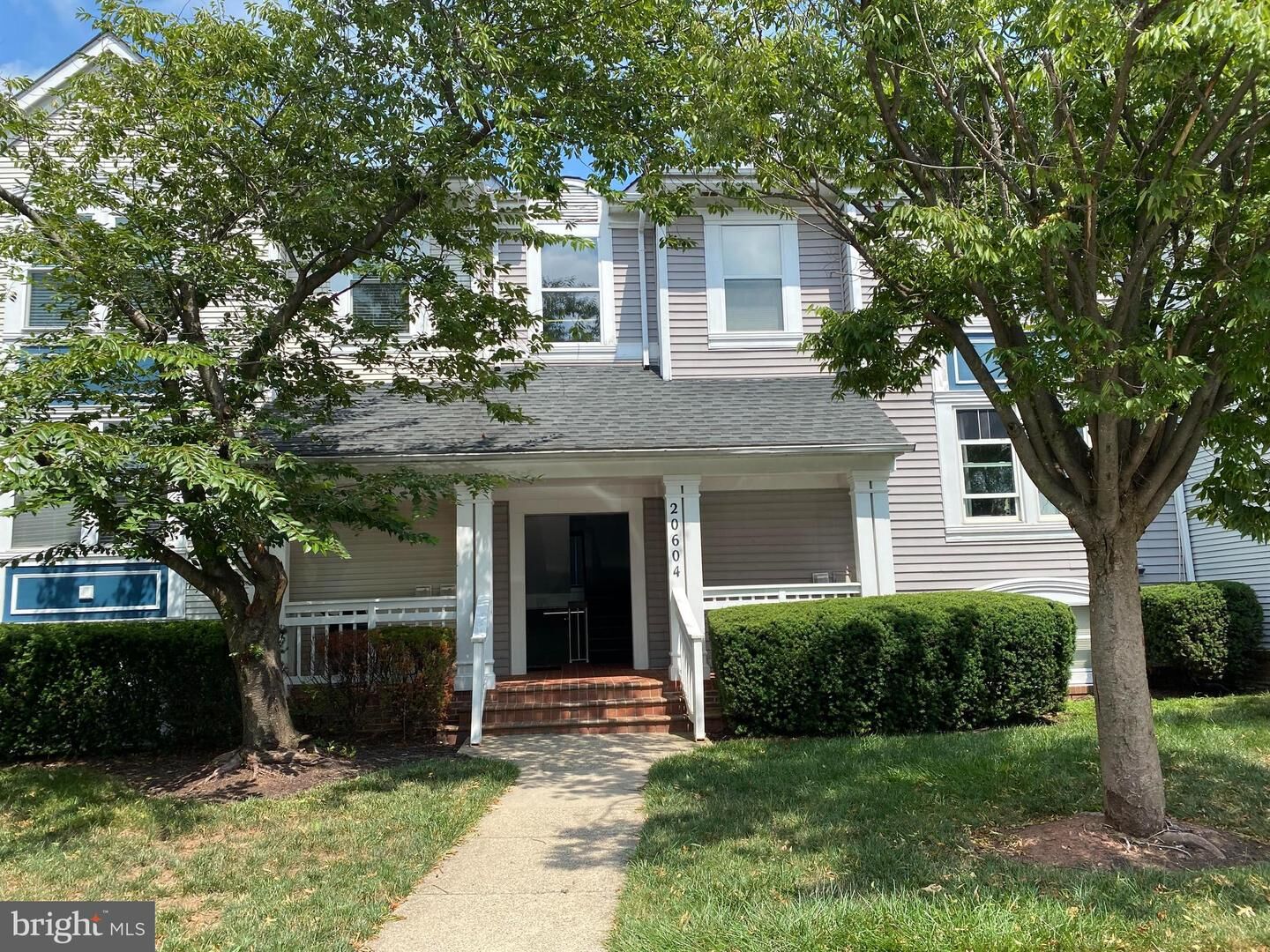Property Photo:  20604 Cornstalk Terrace 101  VA 20147 