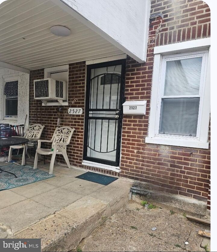 Property Photo: 2527 S Massey Street PA 19142