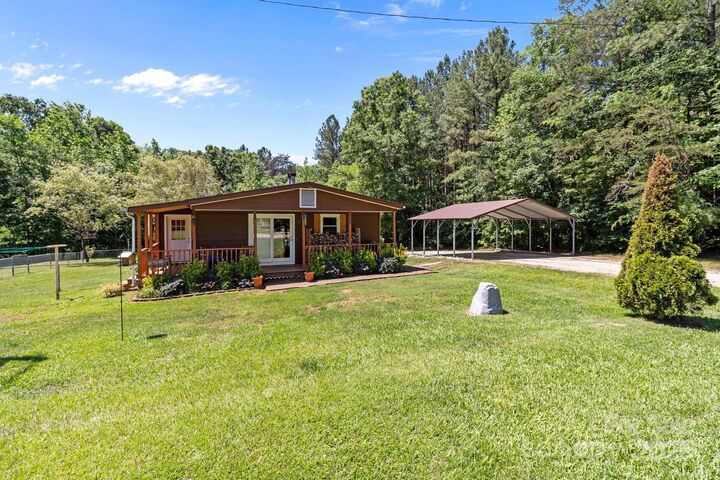 Property Photo:  475 Romana Drive  NC 28146