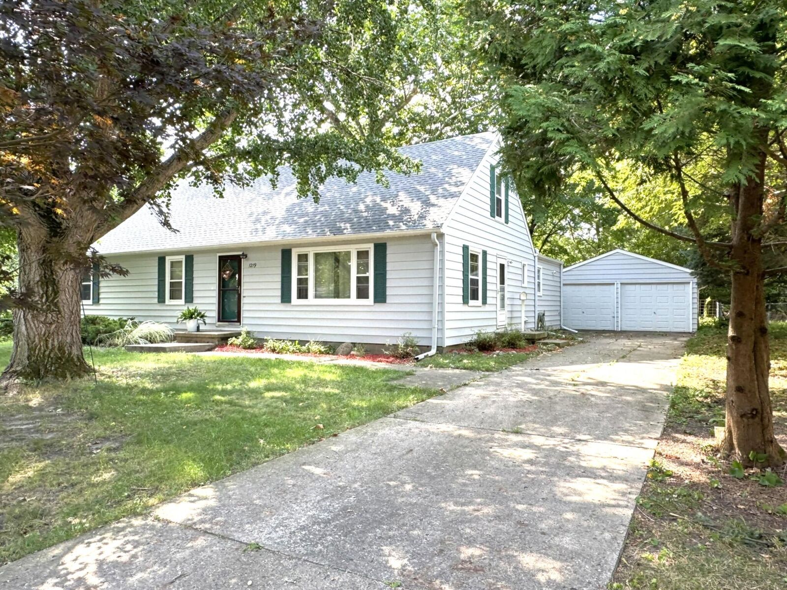 Property Photo: 1219 Wisconsin Avenue IA 50014
