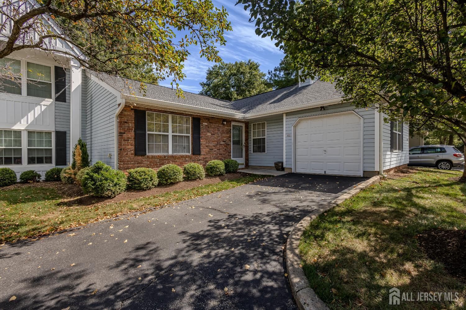 Property Photo:  412 Hawkshead Way  NJ 08873 