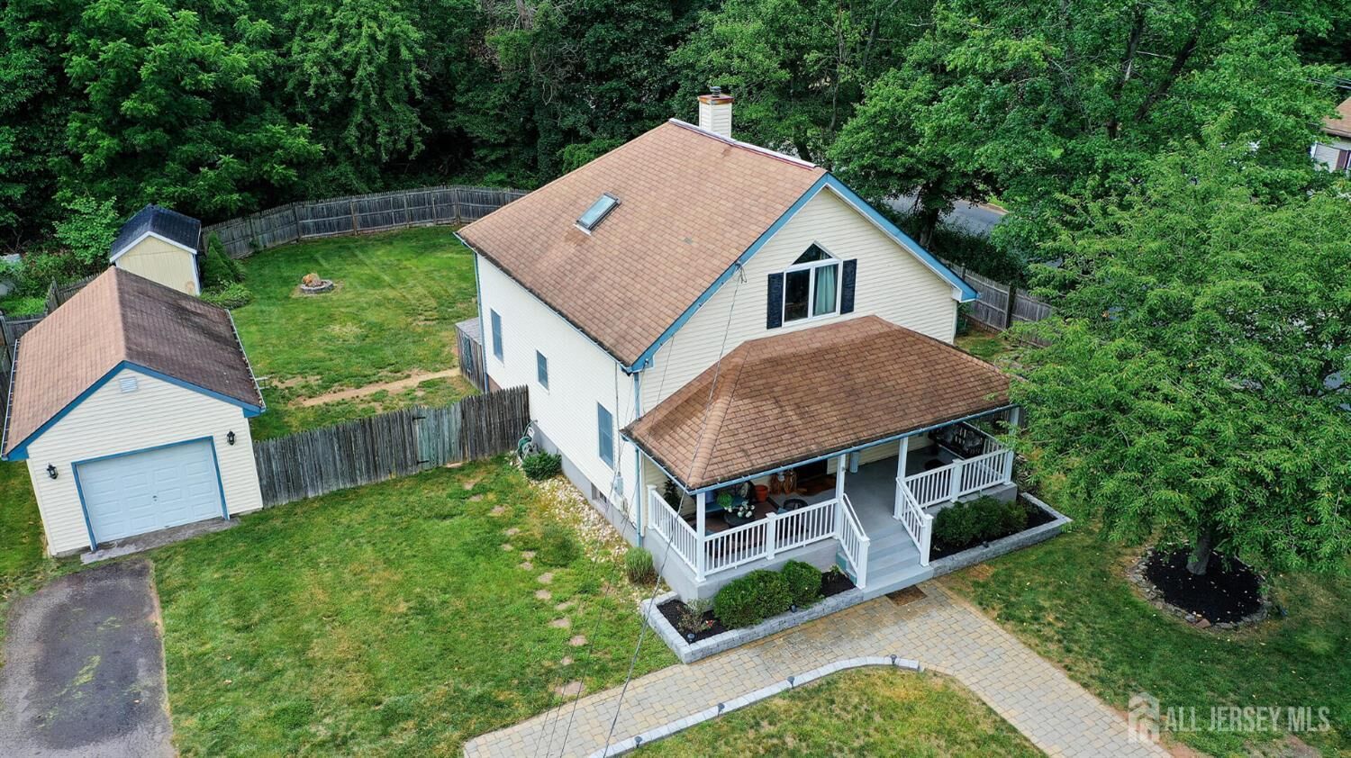 Property Photo:  1502 Chestnut Street  NJ 07080 