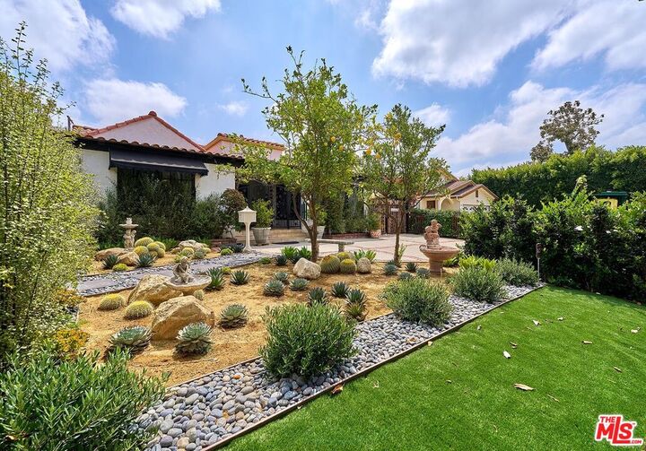 Property Photo: 424 N Arden Blvd CA 90004