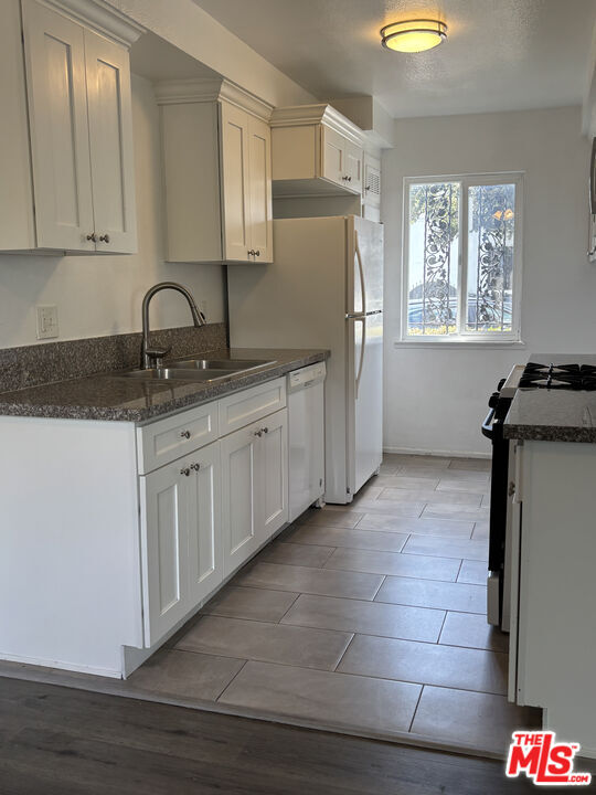 Property Photo: 4252 Woodlawn Ave CA 90011