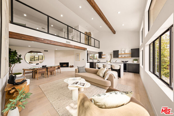 Property Photo:  2965 Passmore Dr  CA 90068 