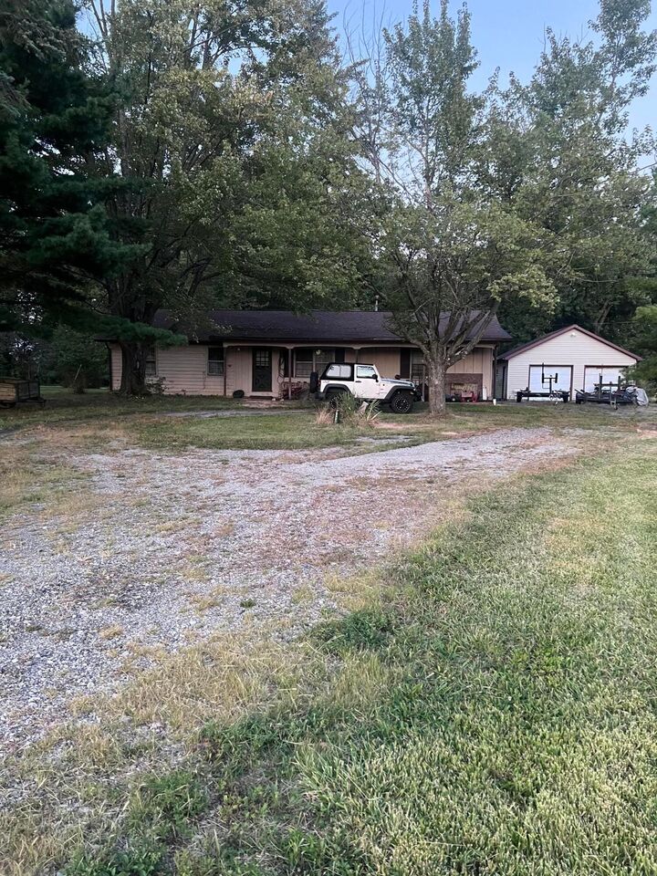 Property Photo: 10499 Hazelton Etna SW Road OH 43062