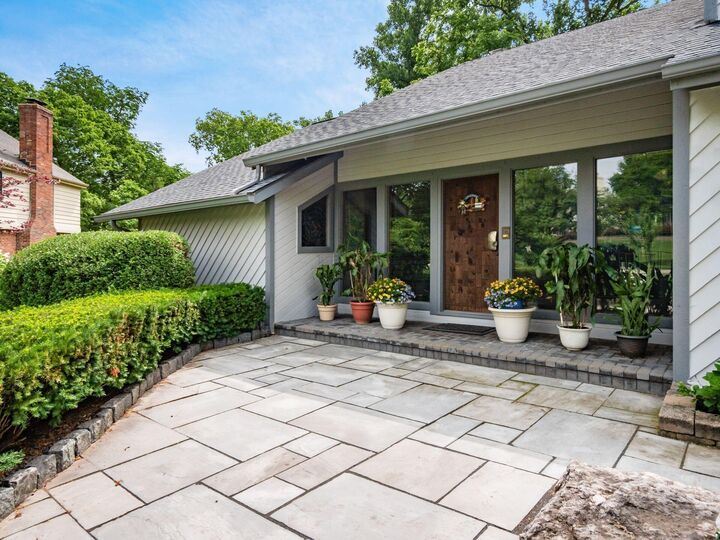 Property Photo:  1109 Millcreek Lane  OH 43220 