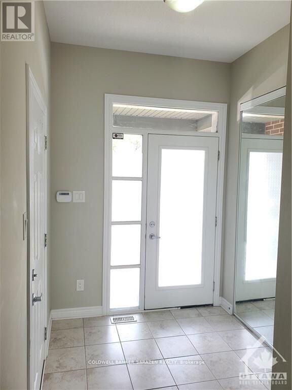 Property Photo:  948 Kilbirnie Drive  ON K2J 6G2 