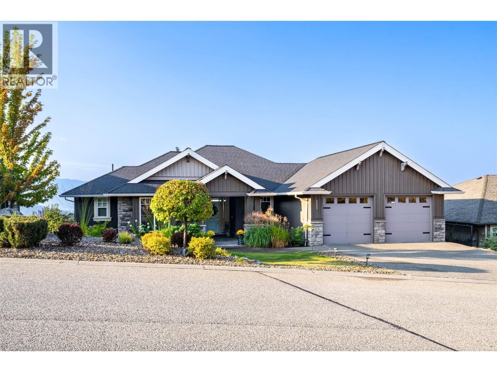 Photo de la propriété:  6905 Foothills Drive  BC V1B 4B1 