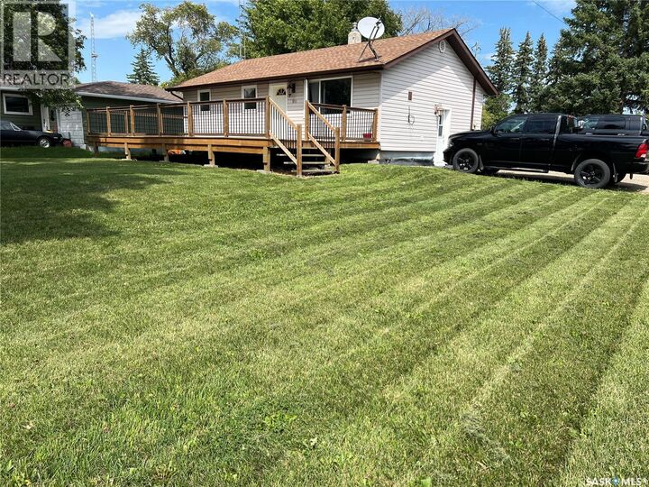 Property Photo:  300 1st Avenue  SK S0A 1B0 