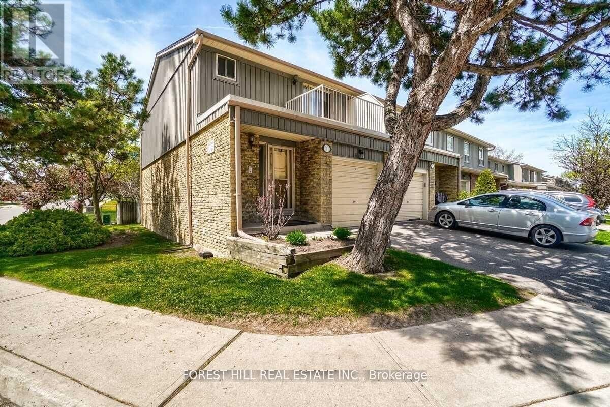 Property Photo: 60 Hanson Road 1 ON L5B 2P6