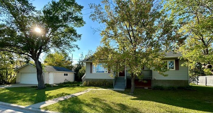 402 Manitoba Avenue  Selkirk MB R1A 0Y9 photo