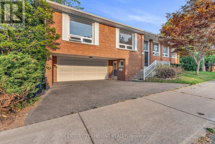 Property Photo:  225 Maxome Avenue  ON M2M 3L3 
