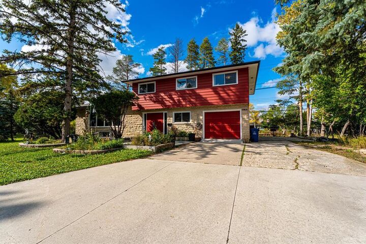 1 Seier Bay  Winnipeg MB R3T 2R9 photo