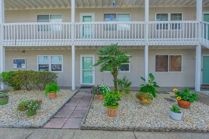 Property Photo:  1695 W Highway 98 102  FL 32569 