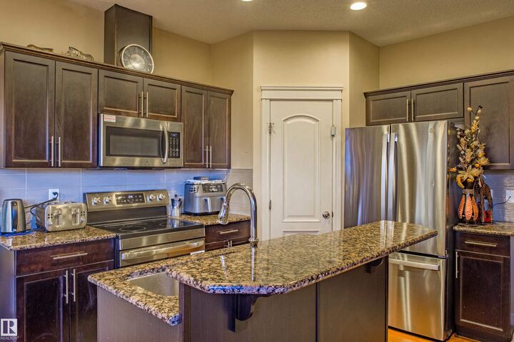 Property Photo:  17091 38 Street NW  AB T5Y 6M1 