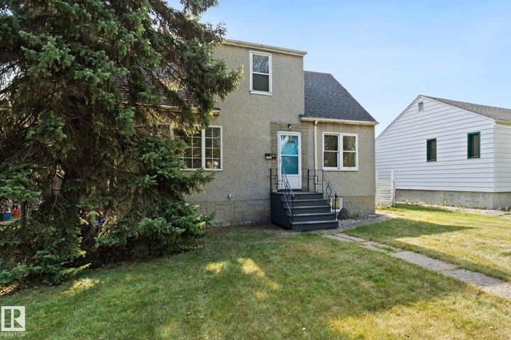 Property Photo:  11207 73 Avenue NW  AB T6G 0C7 
