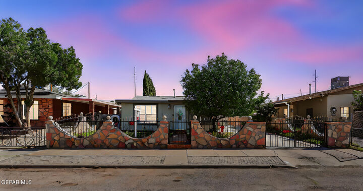 5921 Tampa Avenue  El Paso TX 79905 photo