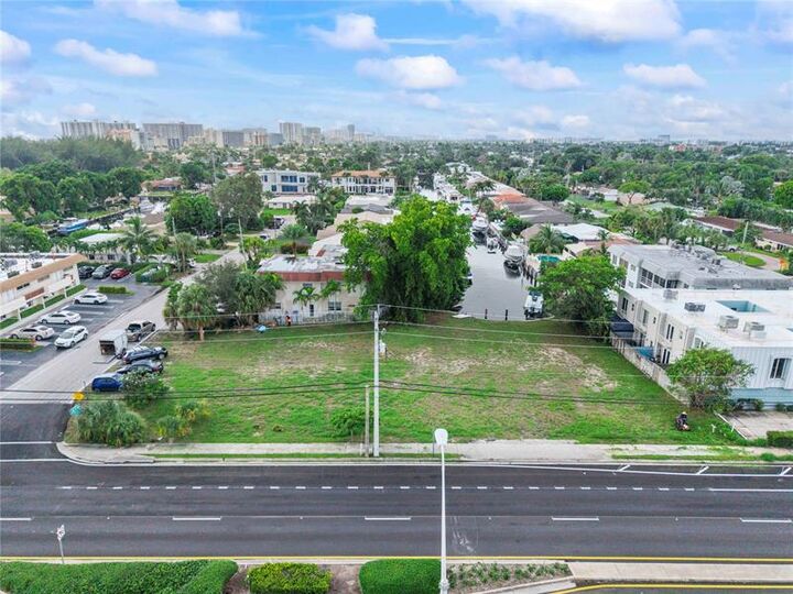 2716 NE 14th Street Cswy  Pompano Beach FL 33062 photo