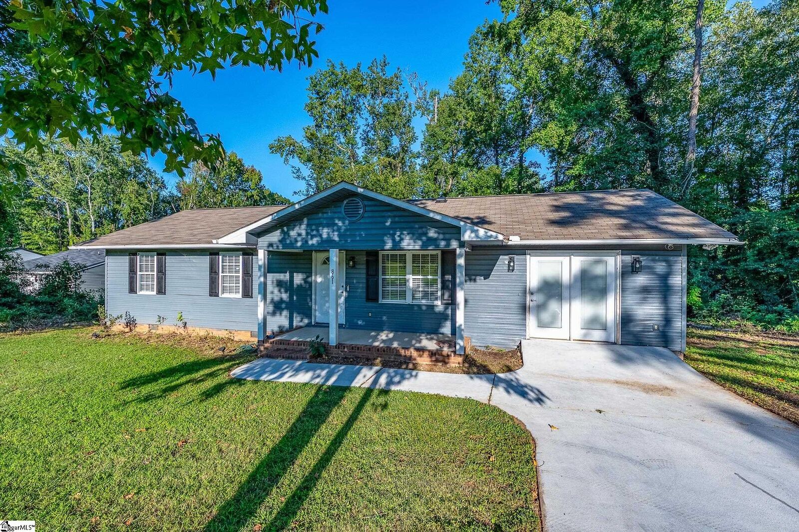 Property Photo: 861 Pinecrest Street SC 29388