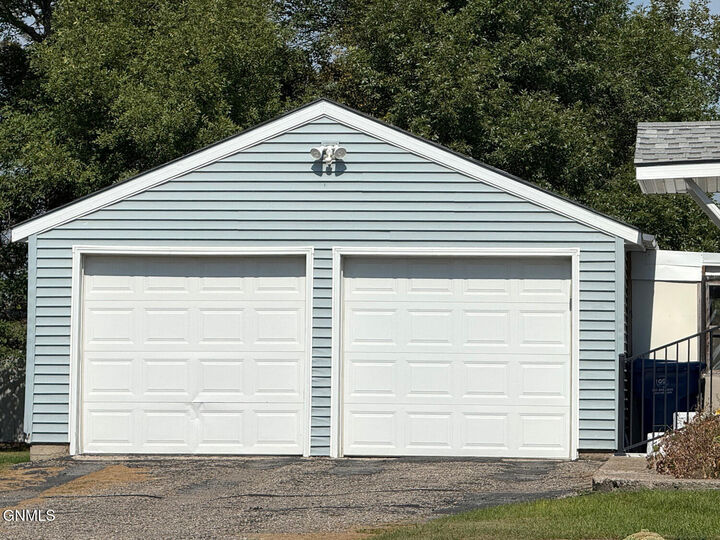 Property Photo:  217 4th Avenue  ND 58472 