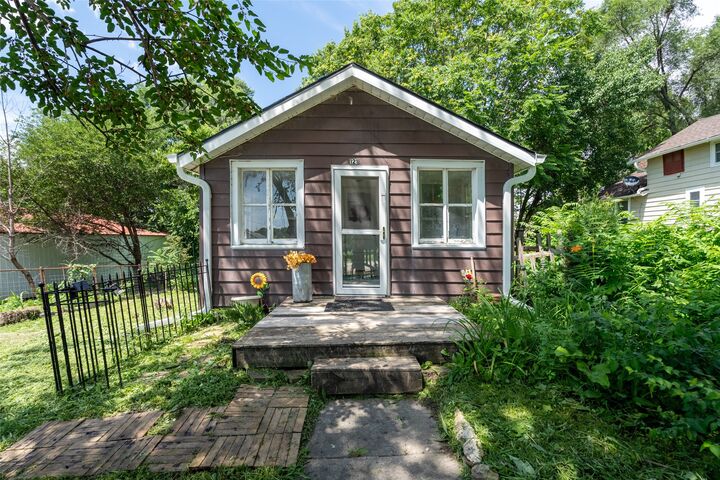 121 Cherry Avenue  Ames IA 50010 photo