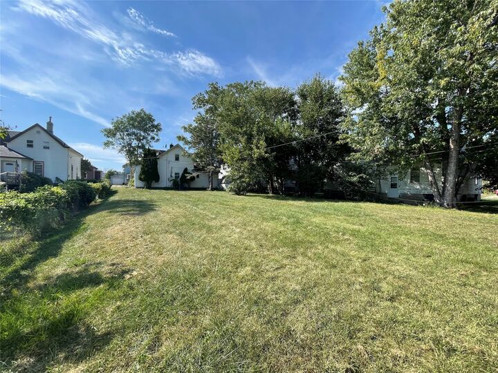 Property Photo:  204 S 5th Street  IA 50158 