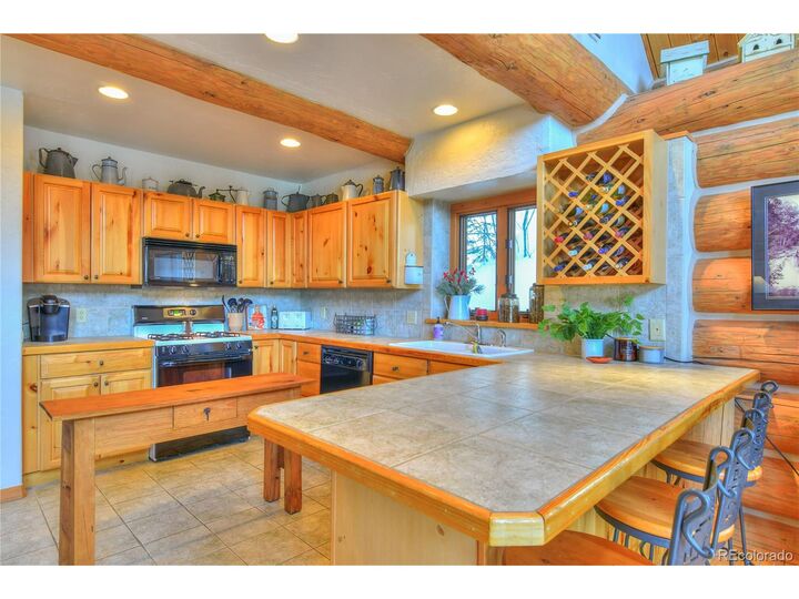 Property Photo:  