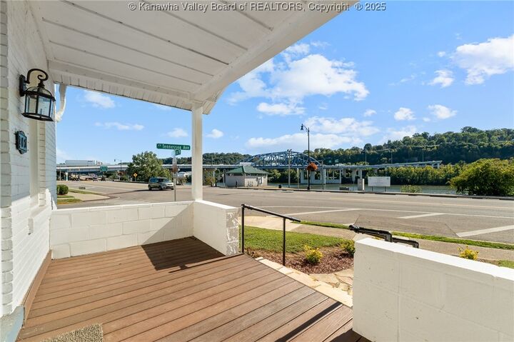 Property Photo:  202 Kanawha Boulevard  WV 25302 