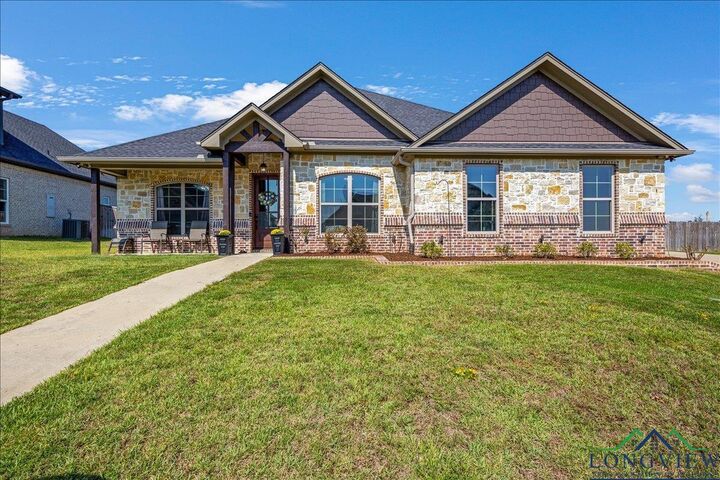 Property Photo: 211 New Braunfels TX 75650
