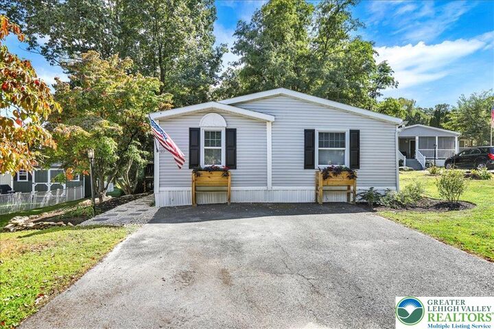 Property Photo: 83 Mansfield Drive PA 18062