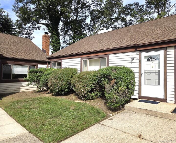 Property Photo: 2 Monet Court 2 NY 11953