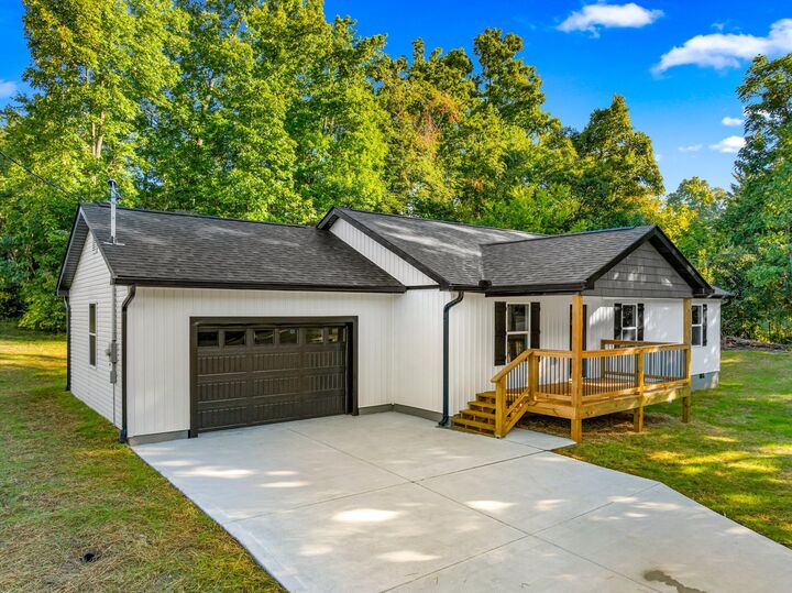 Property Photo: 4027 White Wood Circle TN 37814