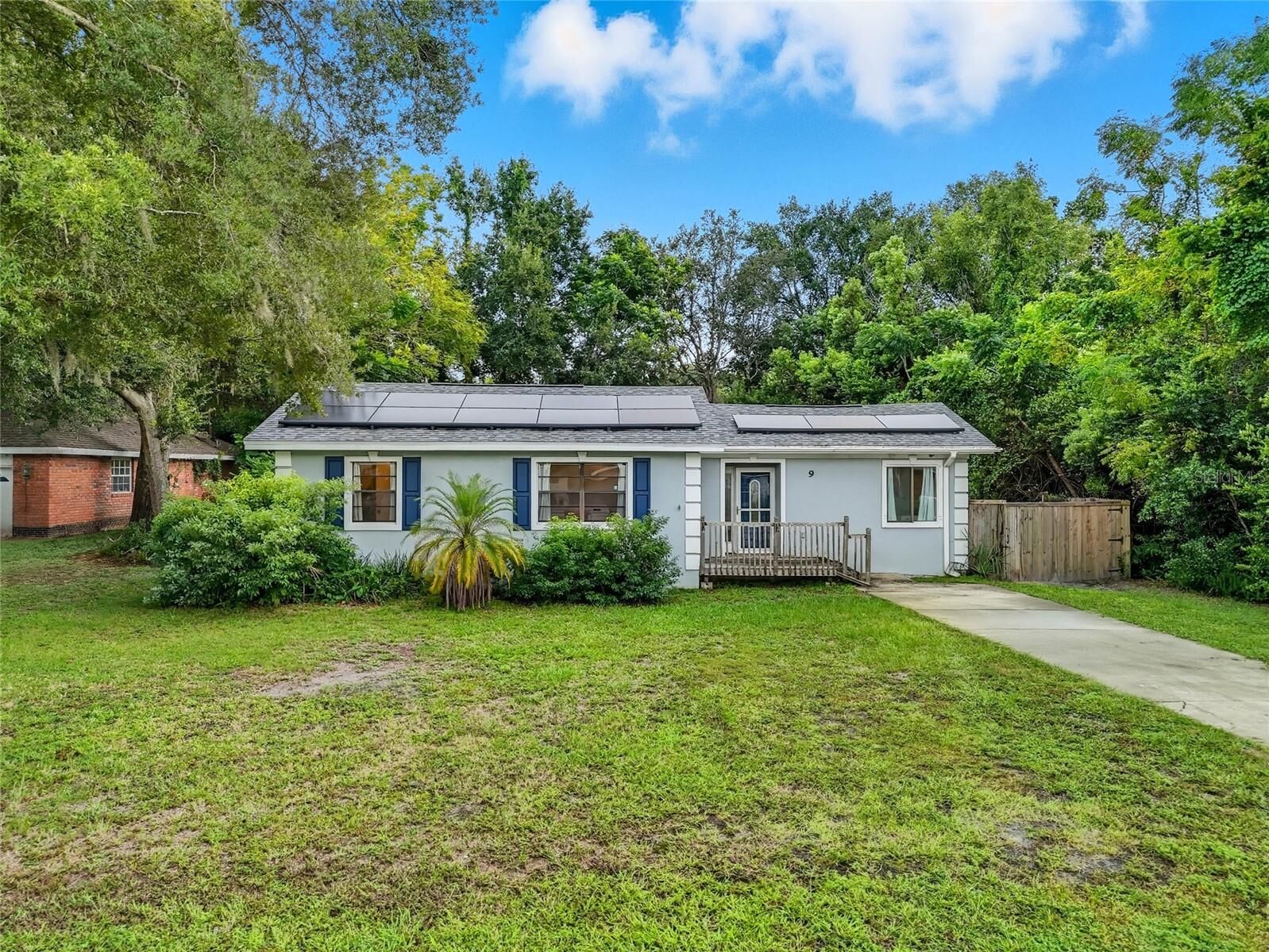 Property Photo: 9 Granada Road FL 32713