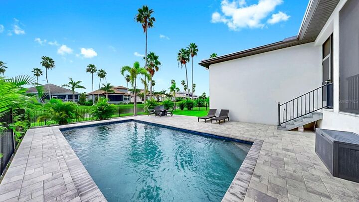 Property Photo: 1406 Alhambra Drive FL 33572