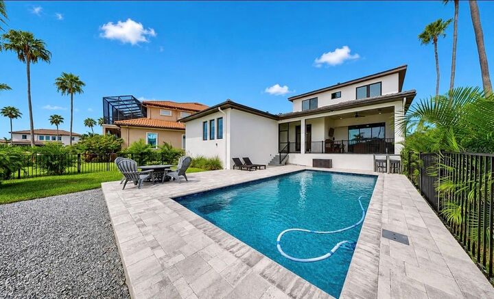 Property Photo:  1406 Alhambra Drive  FL 33572 