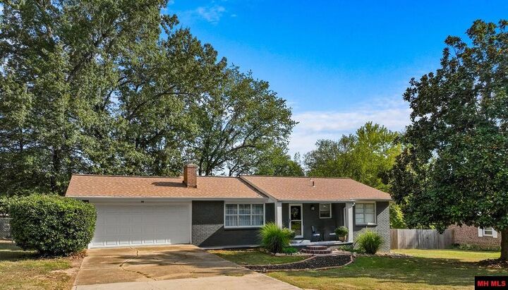 Property Photo:  199 W Wade Avenue  AR 72653 