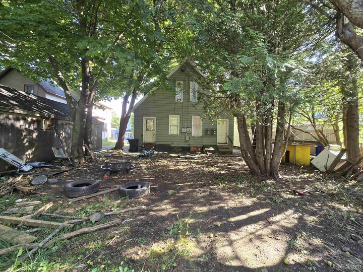 Property Photo:  139 S Pewabic Street  MI 49913 
