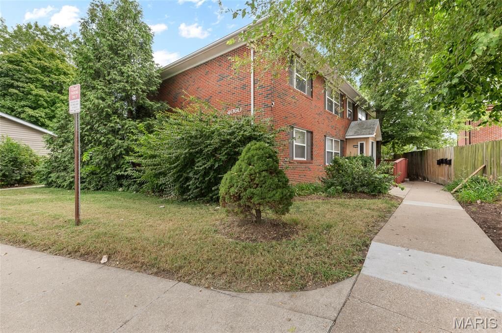 Property Photo: 4060 Oakmont Drive IL 62040