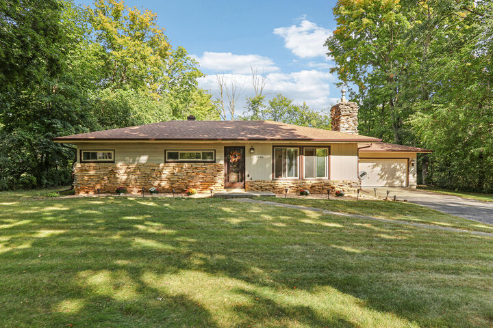 2600 Brookside Ln  Brookfield WI 53005 photo