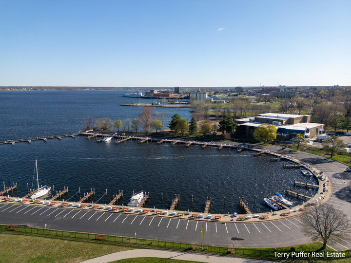 952 Boardwalk Cove Drive  Muskegon MI 49441 photo