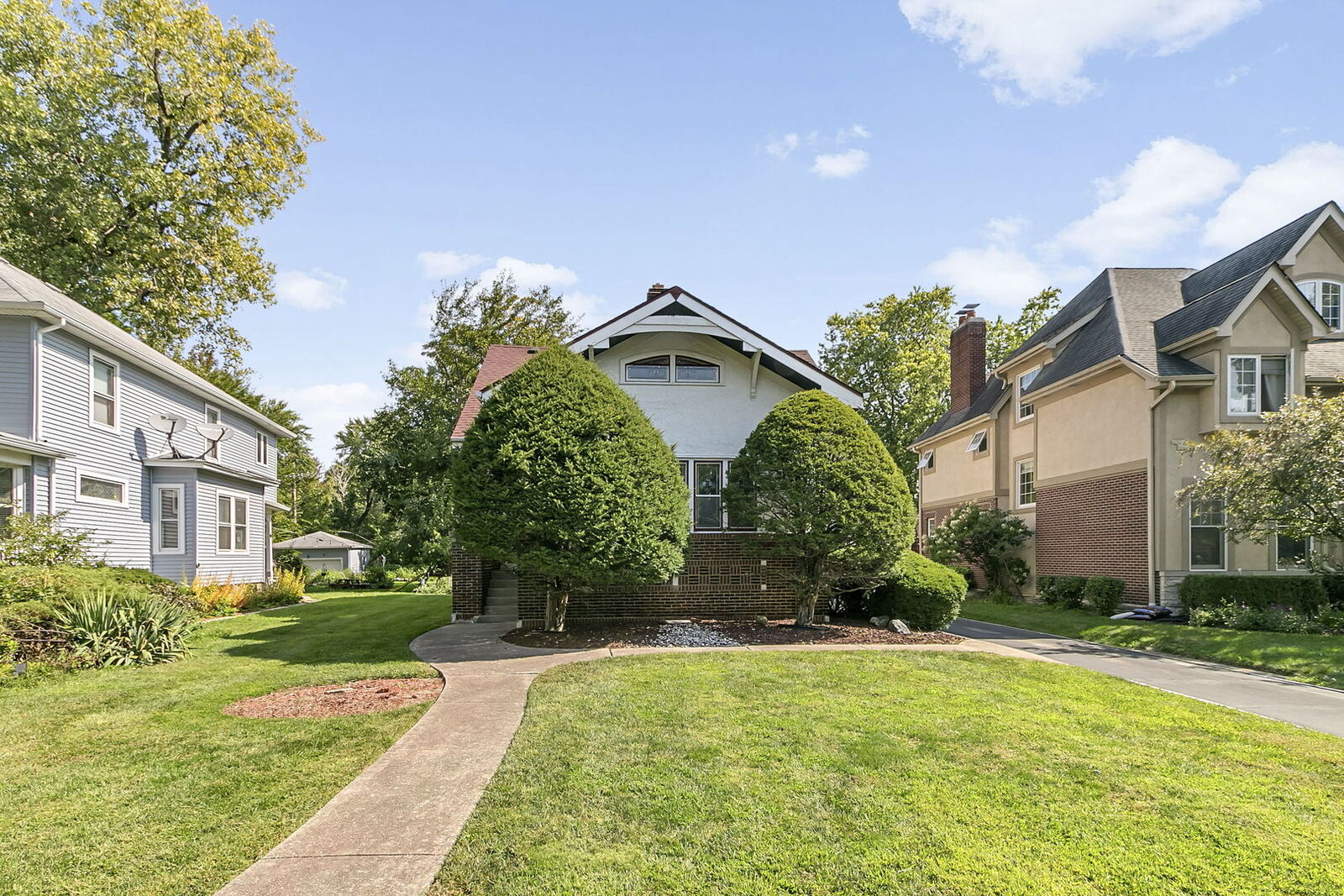 Property Photo: 354 Lionel Road IL 60546