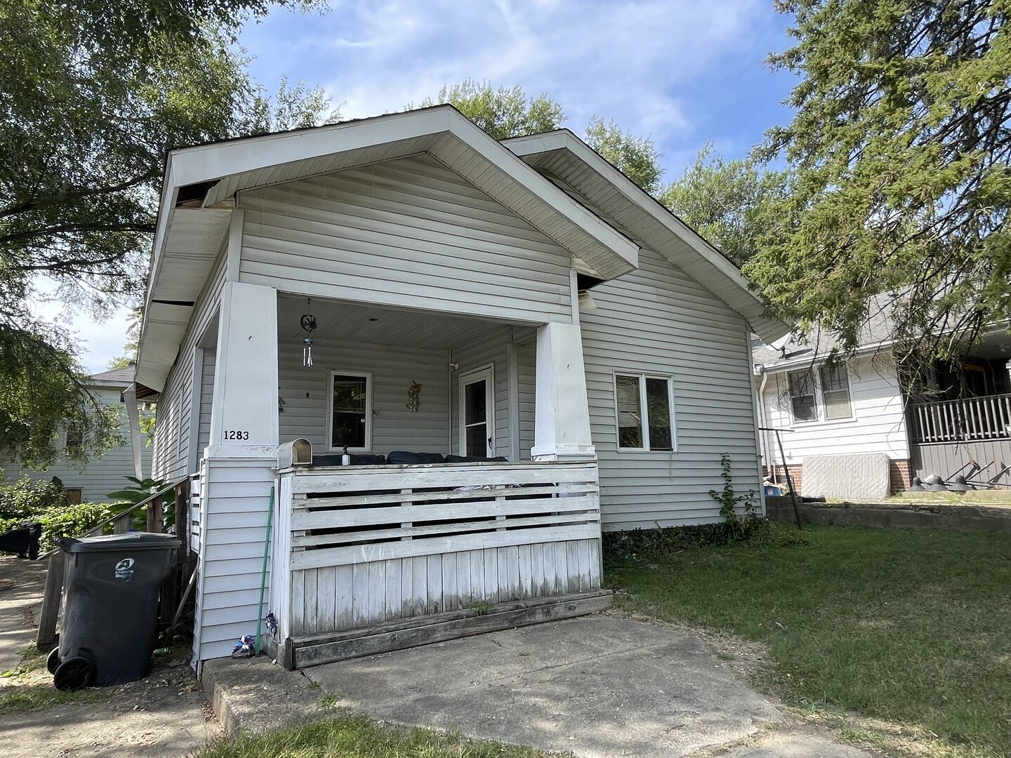 Property Photo:  1283 S Illinois Street  IL 62521 