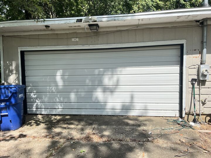 Property Photo: 617 E Fairview Drive IL 60115