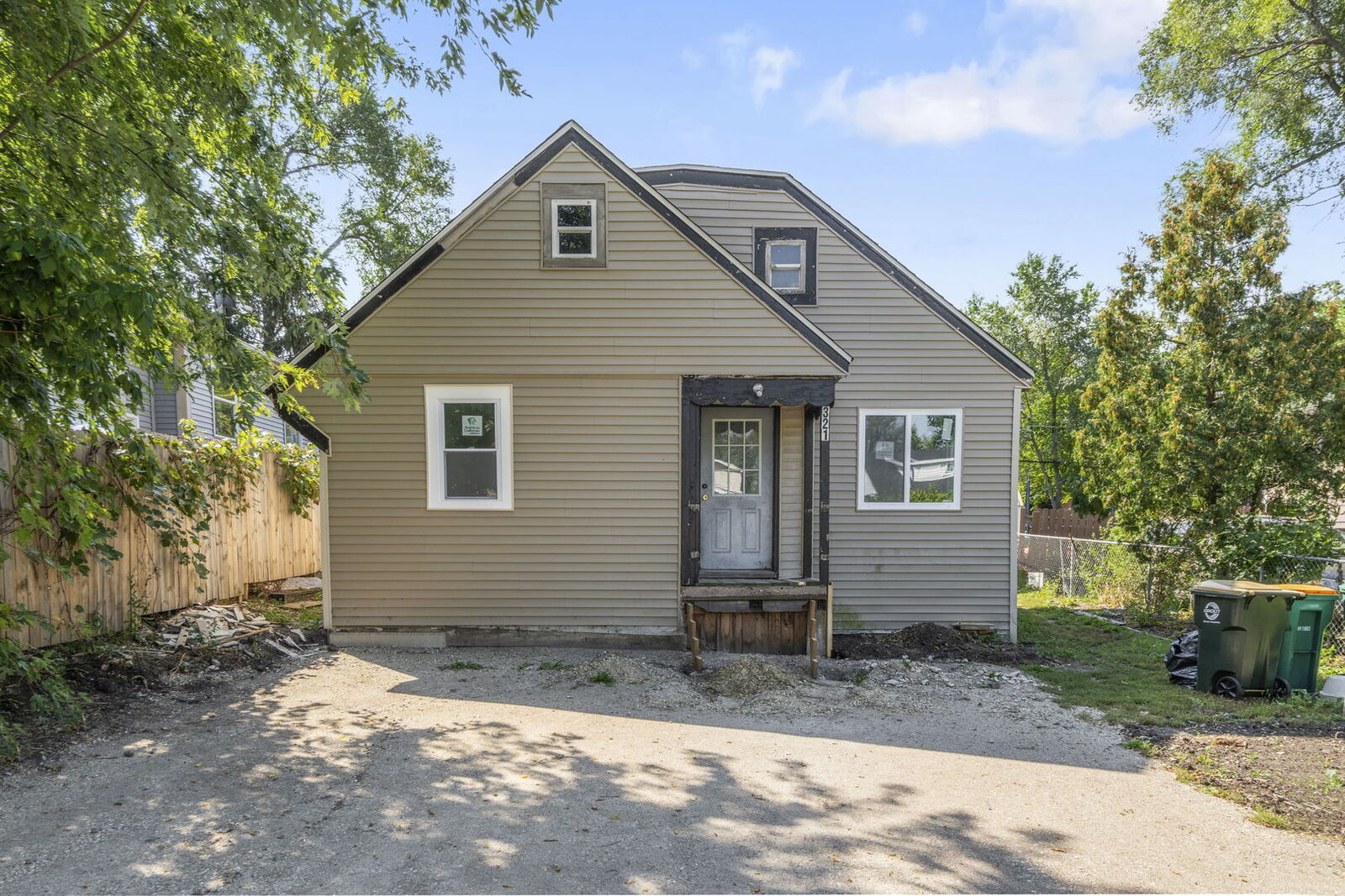 Property Photo:  321 Beachview Drive  IL 60073 